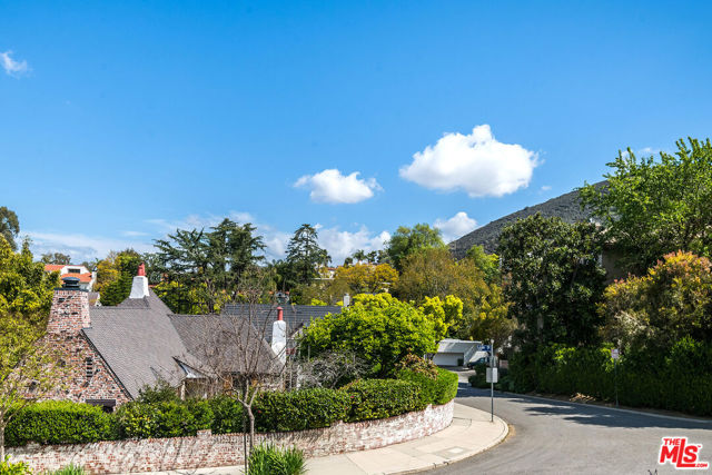 3137 Lindo Street, Los Angeles CA: https://media.crmls.org/mediaz/49a4978b-454b-43e8-99b5-72879c780a6c.jpg