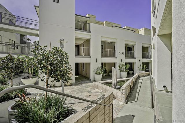 5450 La Jolla Blvd, La Jolla, California 92037, 2 Bedrooms Bedrooms, ,2 BathroomsBathrooms,Condominium,For Sale,La Jolla Blvd,250020122SD