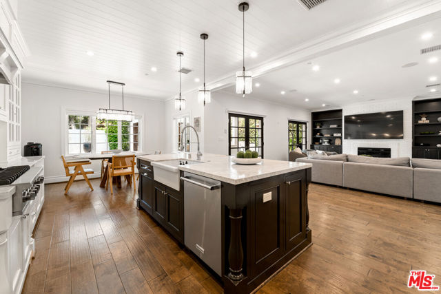 4469 Stern Avenue, Sherman Oaks CA: https://media.crmls.org/mediaz/49a50b78-252c-4456-a632-446d64a206a0.jpg