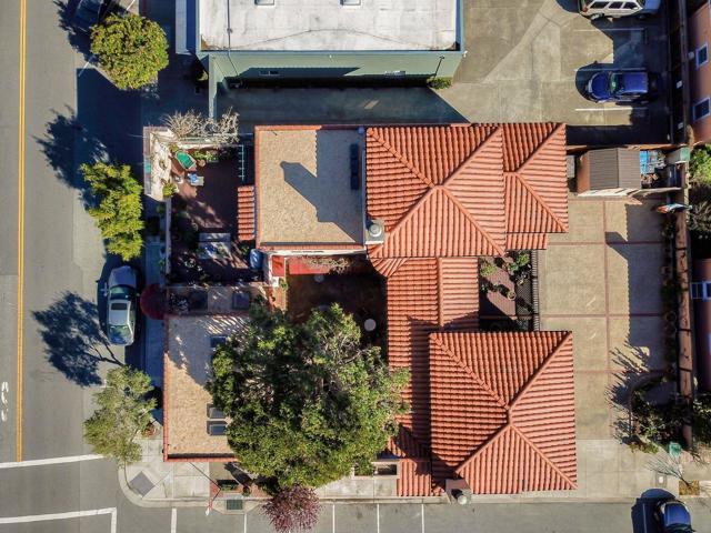 725 Correas Street, Half Moon Bay CA: https://media.crmls.org/mediaz/49a50bea-f183-42a9-9533-da4293b2ca8b.jpg