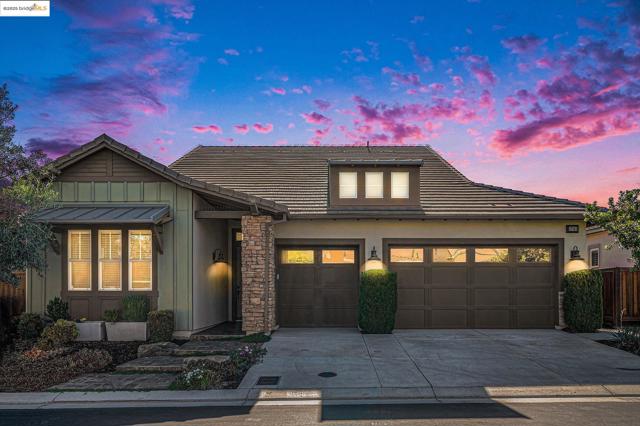 1741 Veneto Ln, Brentwood CA: https://media.crmls.org/mediaz/49a515e2-9798-4d95-b1b3-4ae60550e175.jpg