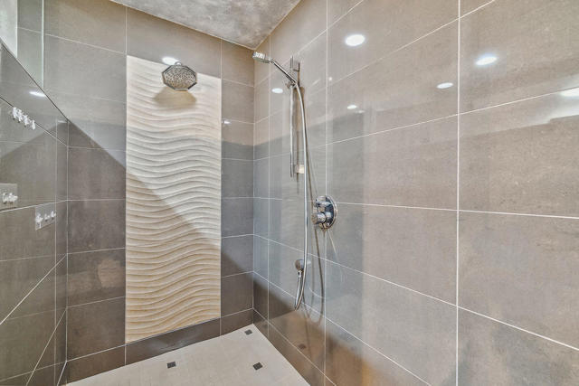 32 Presidio Place, Palm Desert CA: https://media.crmls.org/mediaz/49a5691d-9333-4b76-98e9-5f50ea7790a3.jpg