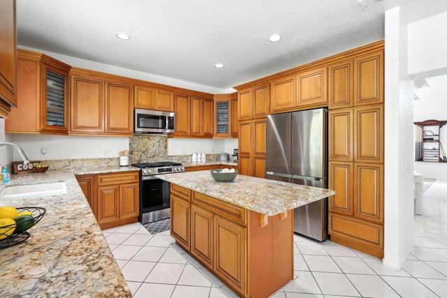 18103 Smokesignal Drive, San Diego CA: https://media.crmls.org/mediaz/49a60a15-91e2-4e66-a10a-fe00f745494c.jpg