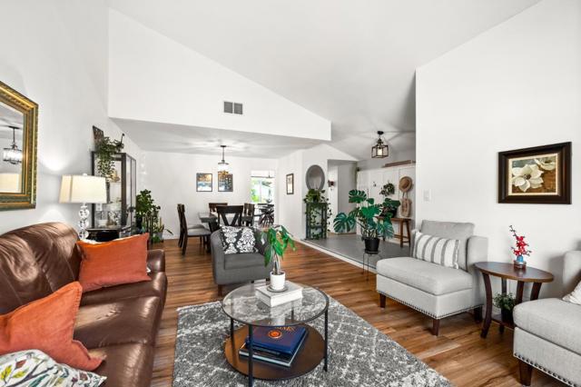 1 Malibu Court, Clayton CA: https://media.crmls.org/mediaz/49a60bcd-2d04-43e0-8b3b-934c00dcdc1e.jpg