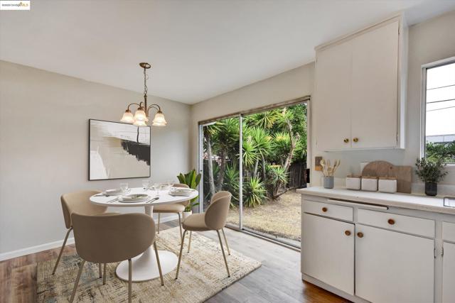 2040 Lanai Ave, San Jose CA: https://media.crmls.org/mediaz/49a63f06-58bd-40f1-94f8-7c83deb314f3.jpg