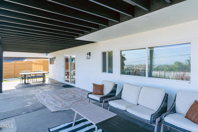 3086 Grove Street, Ventura CA: https://media.crmls.org/mediaz/49a68d23-0d1b-4094-9ea3-8e26b88120ad.jpg