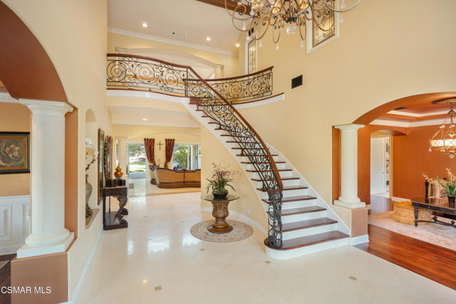 2462 Lost Canyons Drive, Simi Valley CA: https://media.crmls.org/mediaz/49a6a025-31d3-418c-9e60-f837ed808220.jpg