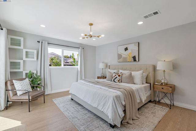 581 Kirk Ave, Sunnyvale CA: https://media.crmls.org/mediaz/49a72481-3900-4825-aa8e-84b17b934b49.jpg