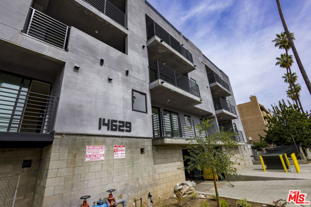 14629 Erwin Street, Van Nuys CA: https://media.crmls.org/mediaz/49a7b9aa-258b-4833-9b53-ab23470707f1.jpg