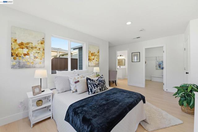 137 Tamarack Dr, Union City CA: https://media.crmls.org/mediaz/49a8197b-66d9-4c21-8474-95c3a1422ce5.jpg