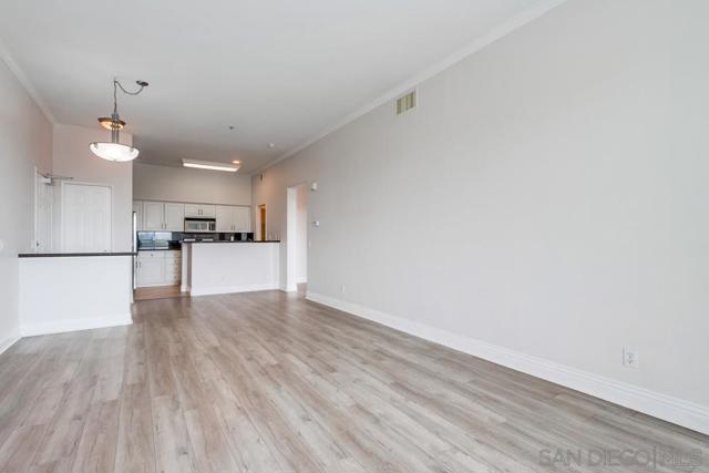 12376 Carmel Country Rd, San Diego CA: https://media.crmls.org/mediaz/49a9461a-0b1f-4ec7-92ab-be0f9ff20a58.jpg