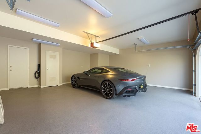 1633 Queens Road, Los Angeles CA: https://media.crmls.org/mediaz/49a95dca-f941-4e26-a899-af4b9dd9ef86.jpg