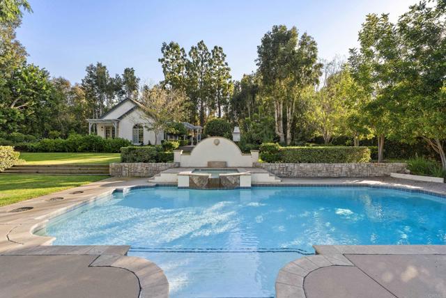 17420 Circa Del Sur, Rancho Santa Fe CA: https://media.crmls.org/mediaz/49a9802c-d131-4244-9695-0e1a535a4787.jpg