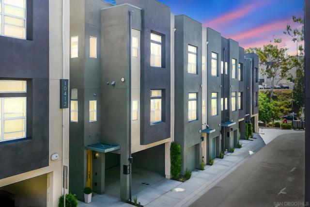 10402 Harlow Cir, San Diego CA: https://media.crmls.org/mediaz/49a98366-0ca9-4fb7-86f2-a589074d4c05.jpg