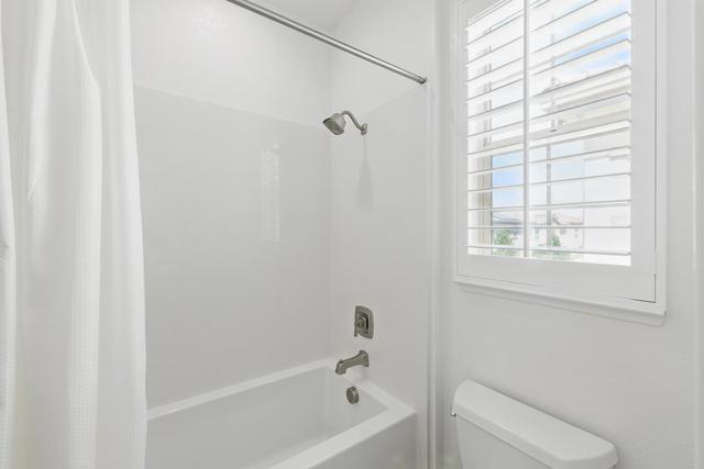 410 E Redberry Place, Mountain House CA: https://media.crmls.org/mediaz/49a989e2-0eae-447b-bf00-79ad766eaa75.jpg