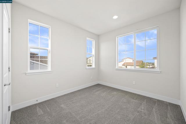 5541 Promontory Way, Antioch CA: https://media.crmls.org/mediaz/49aa987f-a292-4272-b6ac-9c3f54345099.jpg