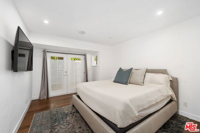 400 Chautauqua Boulevard, Pacific Palisades CA: https://media.crmls.org/mediaz/49abfe00-af53-4005-b33f-4b7240df58a7.jpg