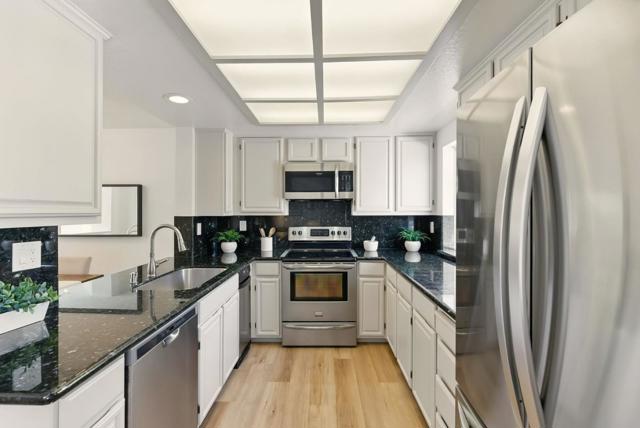830 Portwalk Place, Redwood City CA: https://media.crmls.org/mediaz/49ac1cb7-198a-4fd1-b1da-72c589357c2a.jpg