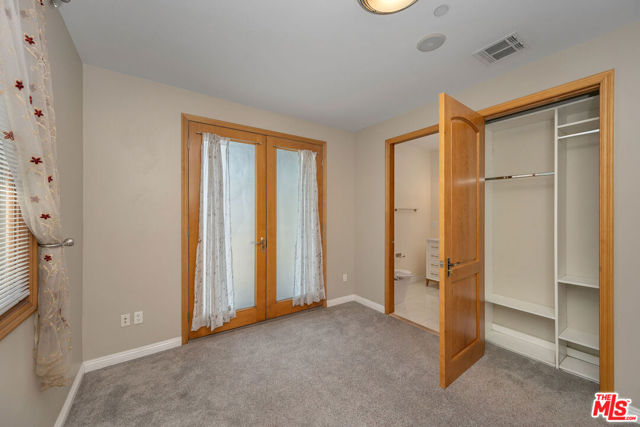 216 N Buena Vista Street, Burbank CA: https://media.crmls.org/mediaz/49ace233-dc8f-4564-95a2-a79c52429d97.jpg