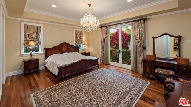 1455 Robmar Drive, Beverly Hills CA: https://media.crmls.org/mediaz/49ae38aa-ec8c-49fd-9dea-b9bf172fae88.jpg