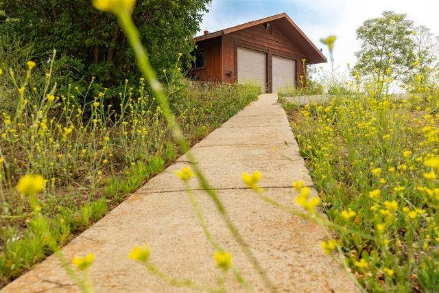 Home for Sale in Valley Center