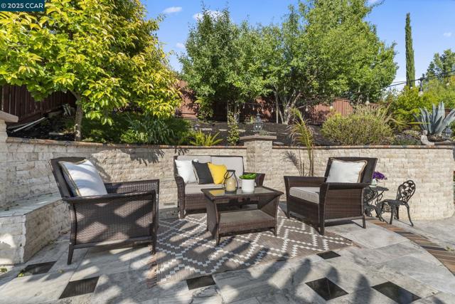 7509 Balmoral Way, San Ramon CA: https://media.crmls.org/mediaz/49af666b-855f-46bb-9dbf-b96e5bbe77d1.jpg
