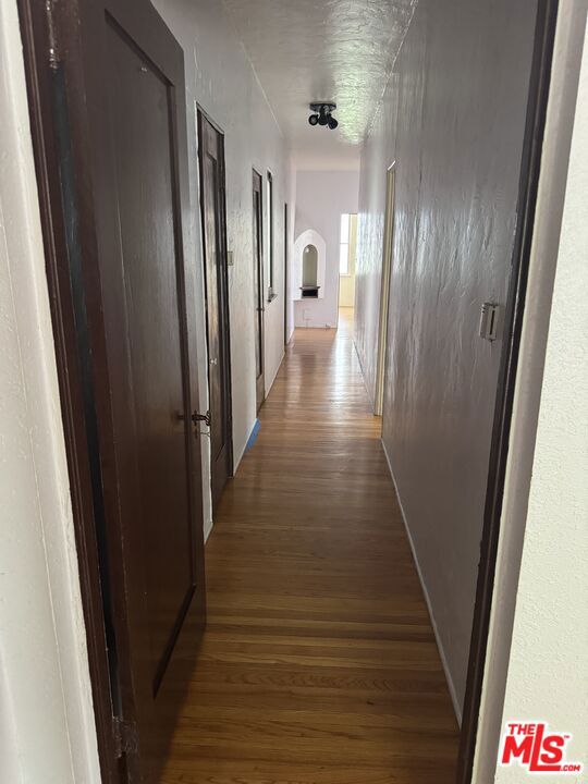 1531 Silver Lake Boulevard, Los Angeles CA: https://media.crmls.org/mediaz/49af7437-7f64-4601-a6f0-126dcb3182f7.jpg