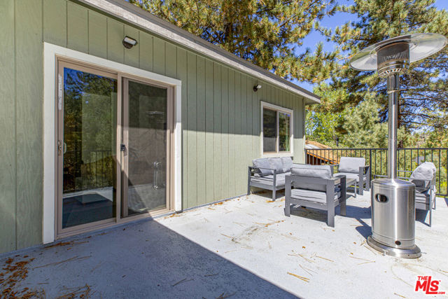 1712 Woodland Drive, Pine Mountain Club CA: https://media.crmls.org/mediaz/49afd7bd-5f27-4fae-9b7d-8439627e0585.jpg