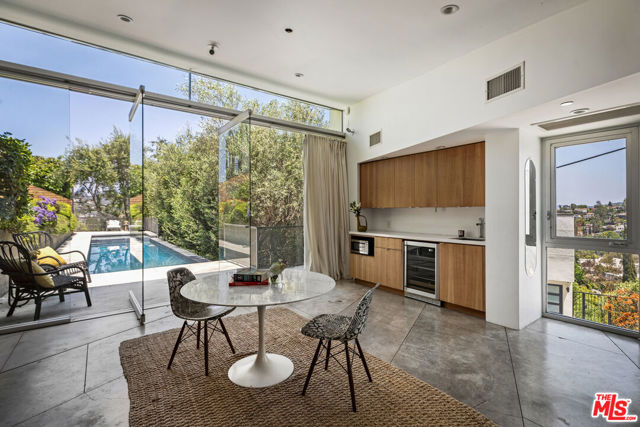 3813 Ronda Vista Place, Los Angeles CA: https://media.crmls.org/mediaz/49b038f2-d06d-4662-ad07-2101d92de6e4.jpg