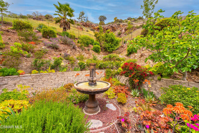1253 Willsbrook Court, Westlake Village CA: https://media.crmls.org/mediaz/49b0f0de-f2de-4096-a58a-e32d236de79e.jpg