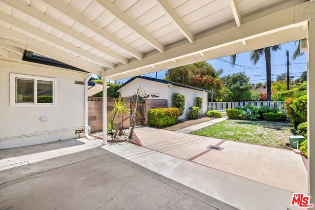 4509 Canoga Drive, Woodland Hills CA: https://media.crmls.org/mediaz/49b12910-669b-4e0b-bf99-ed9f76411694.jpg
