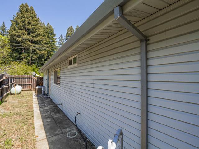 190 Moon Drive, Boulder Creek CA: https://media.crmls.org/mediaz/49b16114-59f8-4973-a621-f469d5c77997.jpg