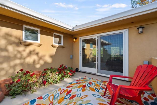 454 Upper Road, San Rafael CA: https://media.crmls.org/mediaz/49b301ce-9853-4aae-9b47-a70b6a4d3c62.jpg