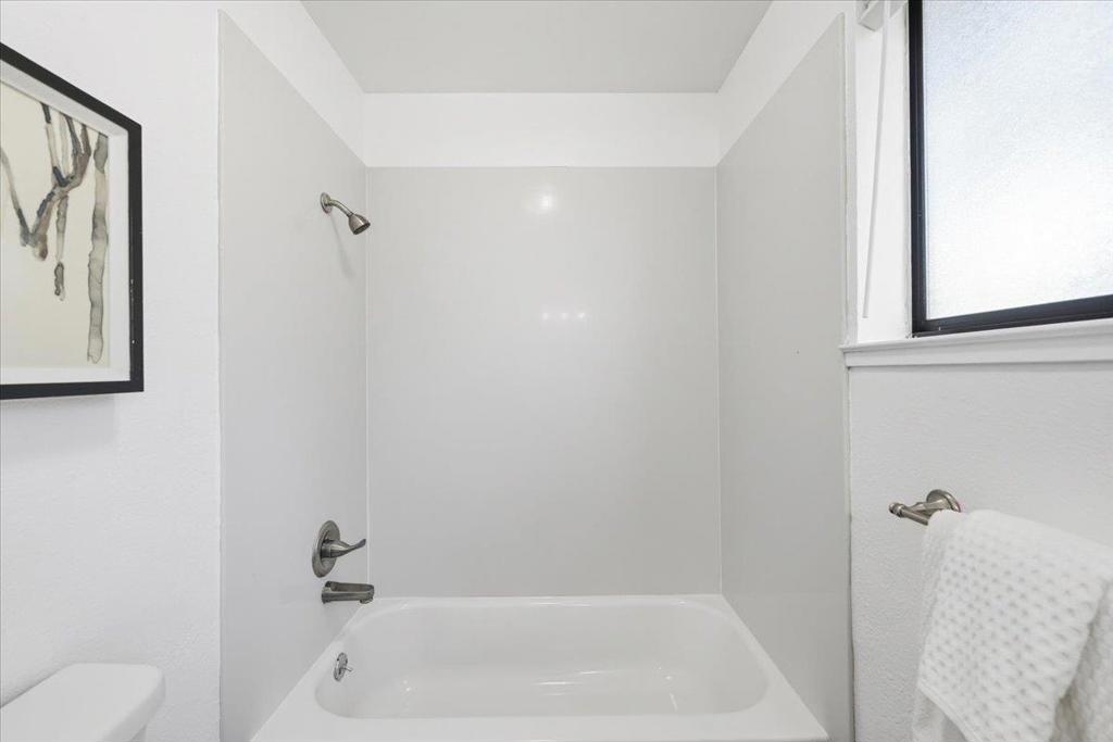 https://media.crmls.org/mediaz/49b3b6da-1305-4ad6-b781-89145adfdebb.jpg?preset=X-Large