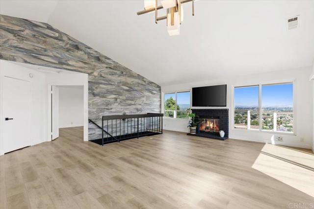 1435 Archwood Place, Escondido CA: https://media.crmls.org/mediaz/49b3de6e-aa40-4bcf-b8a8-f2a493a38c63.jpg