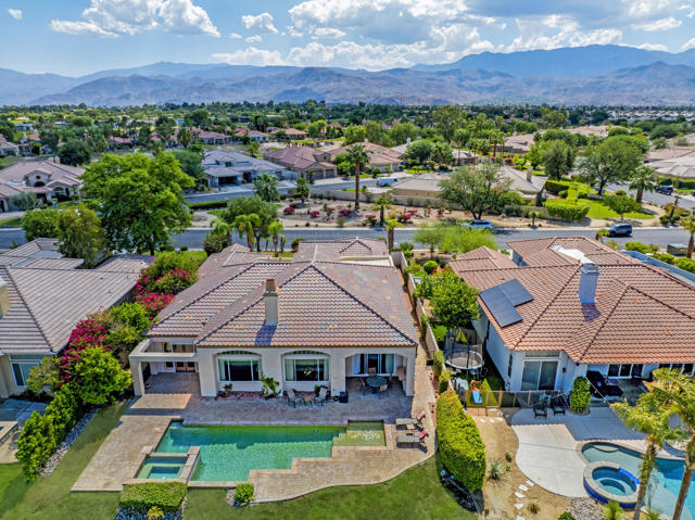 107 Via Bella, Rancho Mirage CA: https://media.crmls.org/mediaz/49b3fd52-66d0-4433-9806-9c66160ef556.jpg