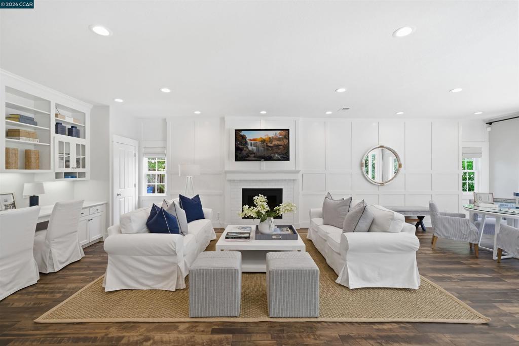 https://media.crmls.org/mediaz/49b42663-5ada-4cbf-b7e3-80e3001e4677.jpg?preset=X-Large