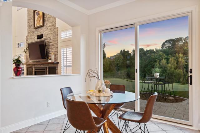 3879 Blackstone Ct, Castro Valley CA: https://media.crmls.org/mediaz/49b43258-8880-4833-8e42-3cf3333159db.jpg