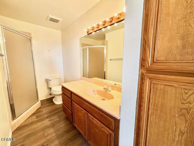 Detail Gallery Image 15 of 34 For 316 Ocean Dr, Oxnard,  CA 93035 - 4 Beds | 2/1 Baths