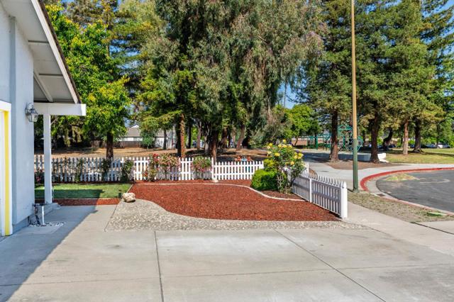 339 Viewpark Circle, San Jose CA: https://media.crmls.org/mediaz/49b4618a-a121-4bd3-91cf-973a350b9c83.jpg