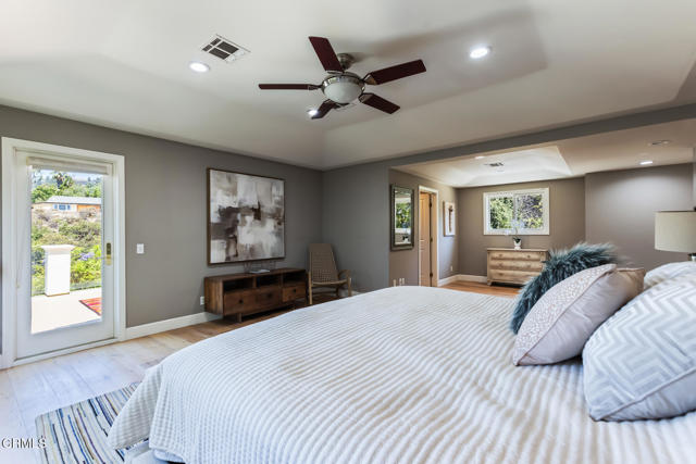 3643 Hampstead Road, Glendale CA: https://media.crmls.org/mediaz/49b4f996-6f23-49a9-a801-e100d7699805.jpg