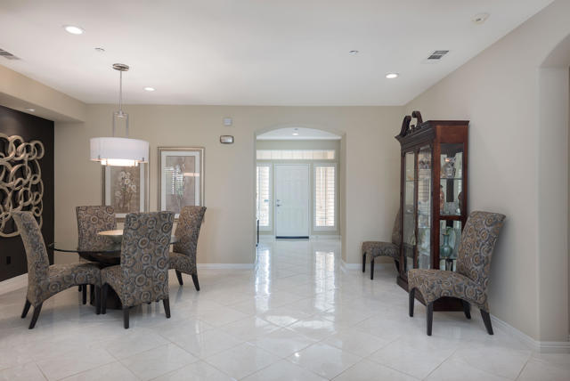 Image 9 of 43 For 1850 Savanna Way
