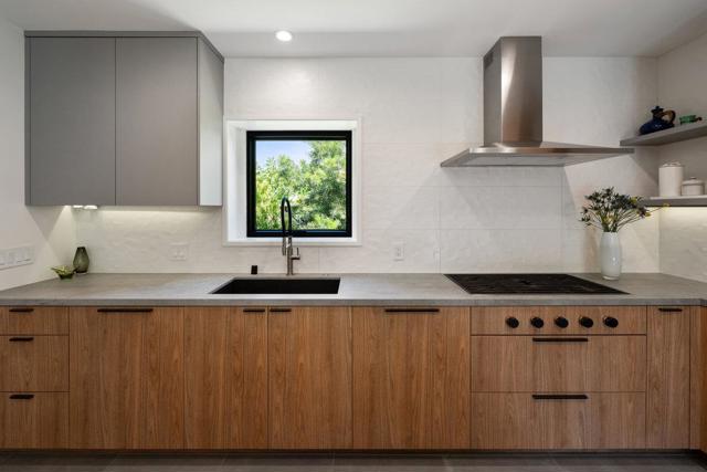 137 30th Avenue, San Mateo CA: https://media.crmls.org/mediaz/49b555b3-d5c4-4fcc-8732-bc89db24f858.jpg