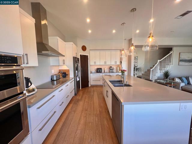 1161 Torrey Pines Place, Clayton CA: https://media.crmls.org/mediaz/49b58733-030f-42ef-895b-97a5e94b18ce.jpg