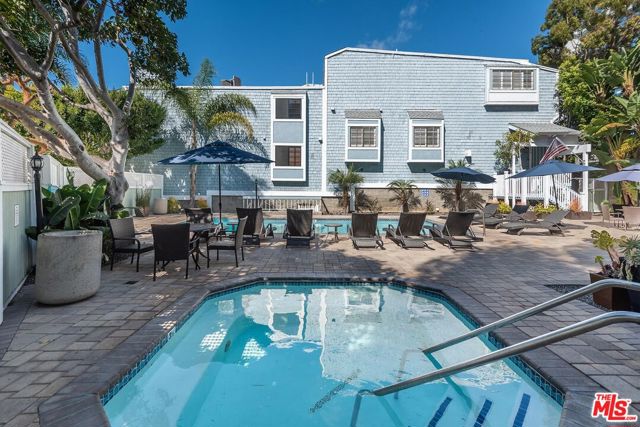 3516 Via Dolce, Marina del Rey CA: https://media.crmls.org/mediaz/49b5f23b-7ac2-454f-bb56-a0fc235f2569.jpg