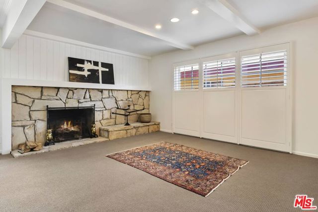 4247 SESPE Avenue photo 8