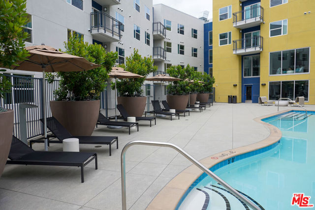 10568 Promenade Gateway, El Monte CA: https://media.crmls.org/mediaz/49b69ca4-e70c-424c-93bd-0fbb1b172924.jpg