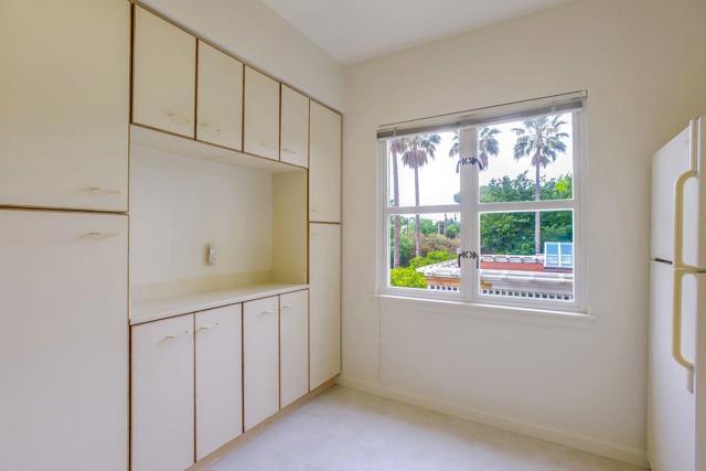 1 Baldwin Avenue, San Mateo CA: https://media.crmls.org/mediaz/49b79d25-121a-4a6a-a3fd-e25fc85b7d18.jpg