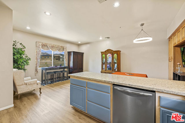 21683 Wo He Lo Trail, Chatsworth CA: https://media.crmls.org/mediaz/49b80d55-15f4-4346-9b3c-c4c28f9660ac.jpg
