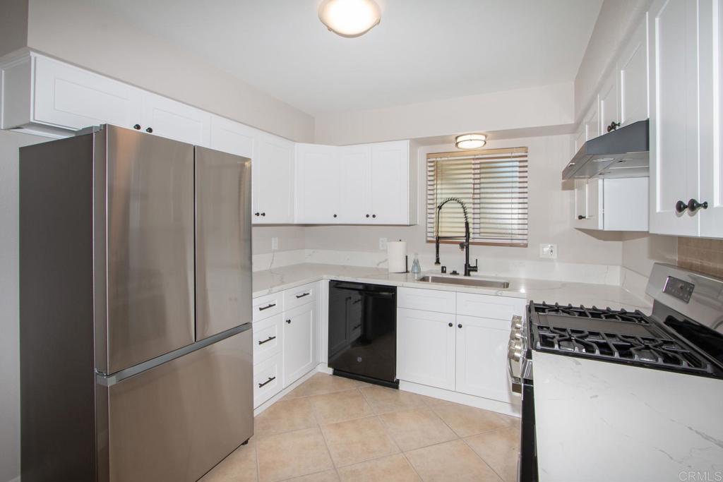 1133 Gardena Road - photo 6
